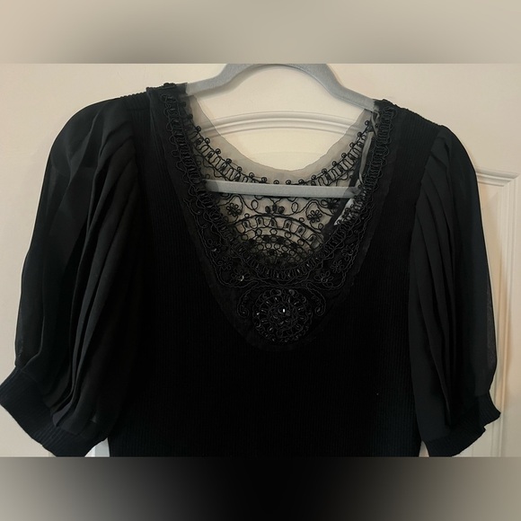 Nygard Collection Elegant Black Lace beaded Embroidery at Neckline SZ S - Picture 4 of 15
